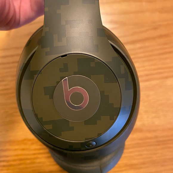 Beats Studio 3 Wireless. Camo Edition - Picture 4 of 4